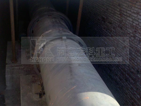 新疆哈密雙段陶?；剞D窯生產(chǎn)現(xiàn)場